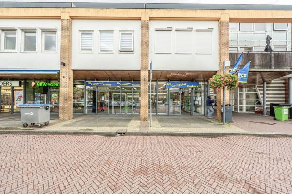 Winkelruimte Vierwiekenplein 21- 22 Oud-Beijerland