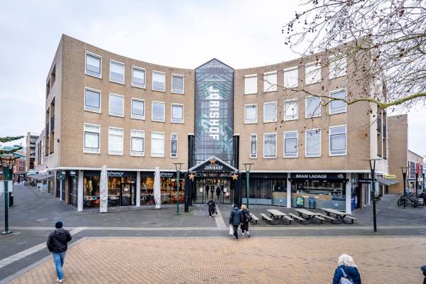 Winkelruimte Sint Jorisplein 70- 71 Ridderkerk