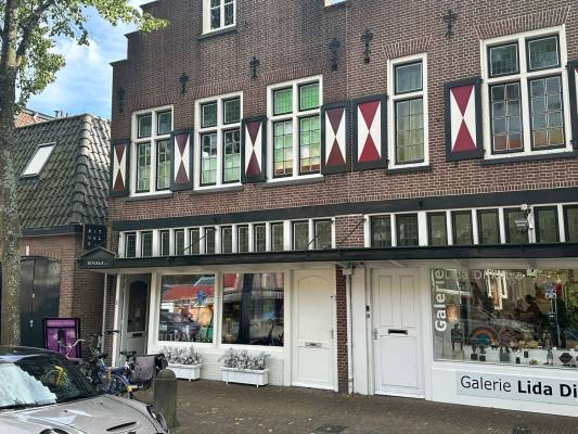 Winkelruimte Stationsstraat 1 Bergen (NH)