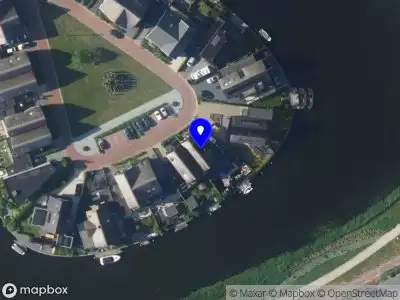 Make-up Artist Monique Duim