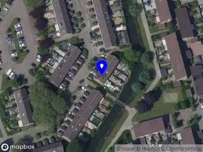 L.E. Simons- vd Hout