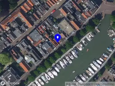 At World's Zenith Holding & Investments B.V. Dordrecht