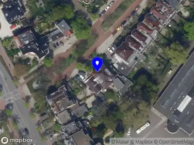 Janco aan de deur Leiden