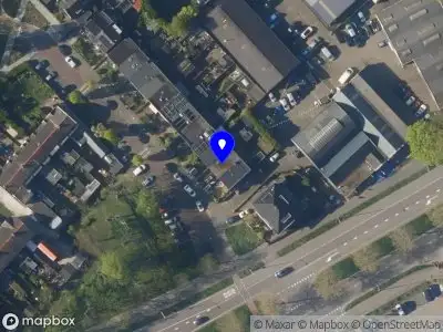 Vakbekwamer met hamer