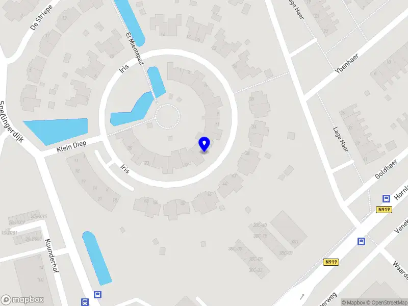 Verloskundige Jasmijn