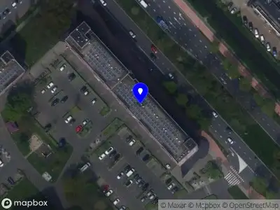 Verloskundige Cansu Sahin