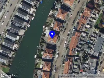 Yellow River Lanzhou Lamian Noodles Holding