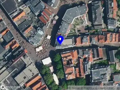 Wél Koning in de straat van de keizer B.V. Deventer