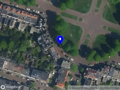 Nieuw bedrijf Kleverparkweg nummer 82 zwart en rood