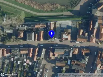 Nieuw bedrijf Zonnestralen door gebroken glas