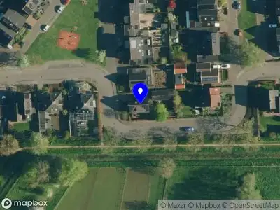 Oud houten meubeltjes van Anita