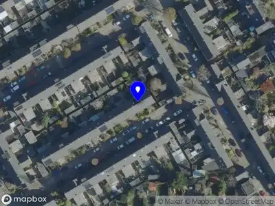 Verloskundige Sanne Watson