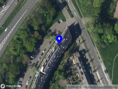 Nieuw bedrijf Pin Palace vintage pins and more.