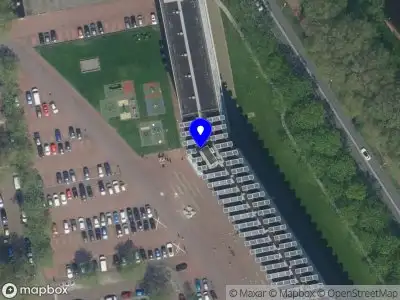 Albi teaches English