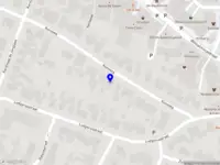 somebody does make-up