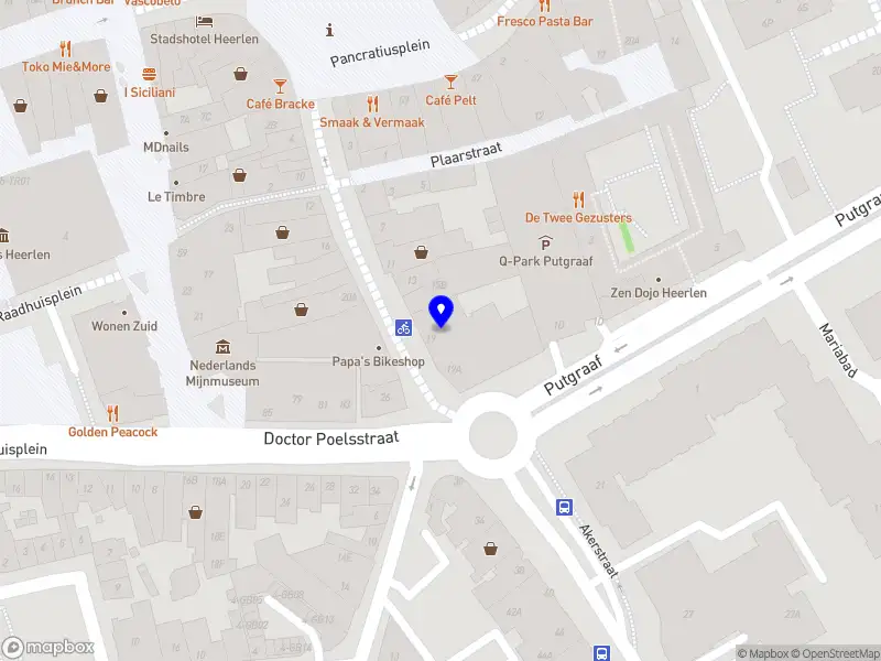 Tennisleraar Rob van Oppen