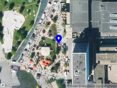 Aanvraag vergunning voor het tijdelijk plaatsen van een overkapte ijsbaan aan Raadhuisplein 1 te Emmen