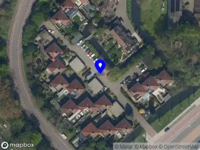 Aanvraag vergunning voor het vervangen van de garage deur ten behoeve van een kapsalon aan huis aan Atletiek 11 te Krimpen aan den IJssel