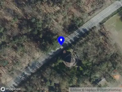 Gemeente Mook en Middelaar - Plaatsen borden E04 met onderbord 'alleen opladen elektrische voertuigen' - Lindeboom 109, Kopseweg 10, Maasstaete 1, Groesbeekseweg 8