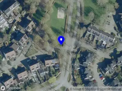 Brandweer met grote spoed naar de Sperwerborch in Rosmalen vanwege voertuigbrand