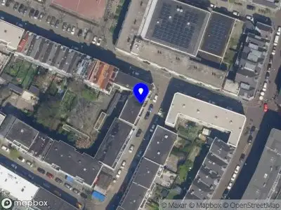 Ambulance met grote spoed naar de Noordmolendwarsstraat in Rotterdam