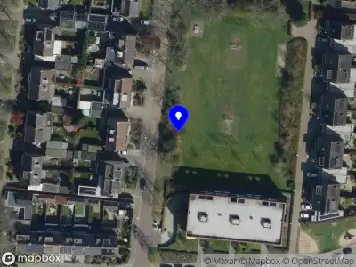 Politie met grote spoed naar de Valkeniersplein in Breda vanwege letsel