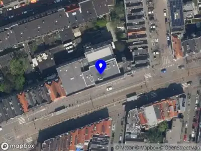Ambulance met grote spoed naar de 1e Middellandstraat in Rotterdam