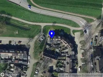 Ambulance met grote spoed naar de Zoomwijcklaan in Oud-Beijerland