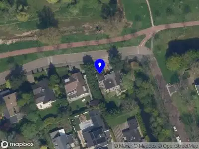 Ambulance met grote spoed naar de Prinses Beatrixlaan in Vlaardingen