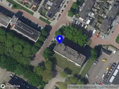 Ambulance met grote spoed naar de Jacob van Ruysdaelstraat in Papendrecht