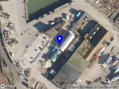 Brandweer met gepaste spoed naar de Middenhavendam in Breskens vanwege een liftopsluiting