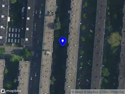 Ambulance met grote spoed naar de Bernissestraat in Amsterdam