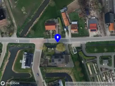 Ambulance met grote spoed naar de Oud Piershilseweg in Piershil