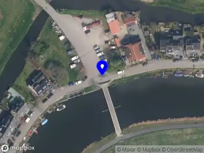Ambulance met grote spoed naar de Rottekade in Bergschenhoek