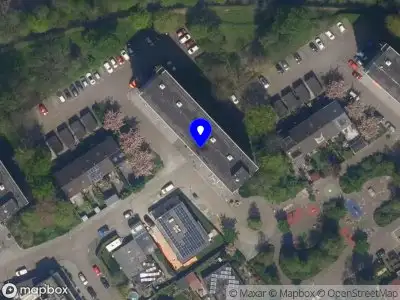 Ambulance met grote spoed naar de Burgemeester A. van Walsumlaan in Vlaardingen