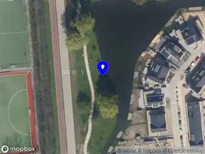 Ambulance met grote spoed naar de Olympiaweg in Schiedam