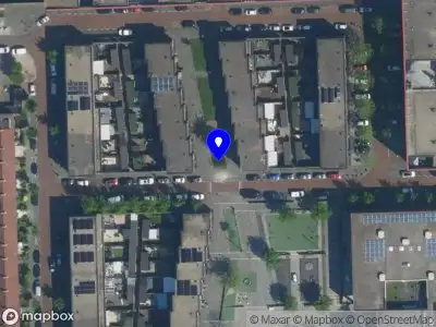 Ambulance met grote spoed naar de Abraham Kuyperstraat in Amsterdam