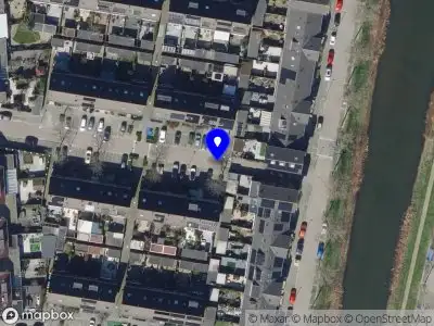 Ambulance met gepaste spoed naar de Maria van der Duinstraat in Poortugaal