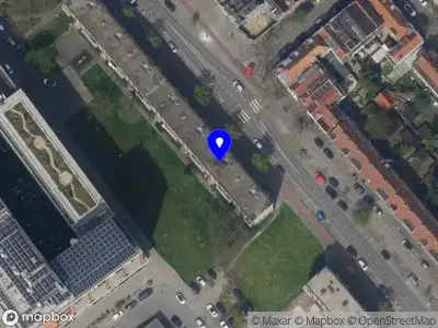 Ambulance met grote spoed naar de Dordtsestraatweg in Rotterdam