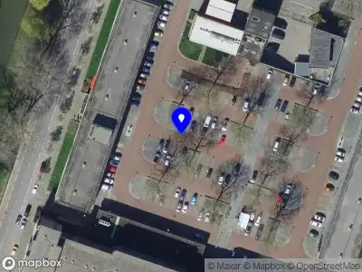 Ambulance met grote spoed naar de Trommel in Hoogvliet Rotterdam