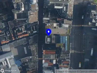 Politie met grote spoed naar de Papenbroekssteeg in Amsterdam