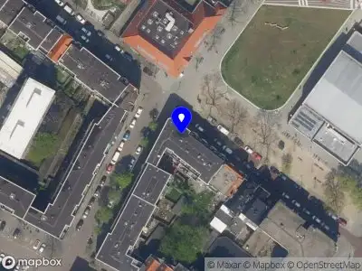 Ambulance met grote spoed naar de Blazoenstraat in Rotterdam