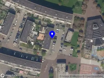 Ambulance met gepaste spoed naar de Notarisappelhof in Rotterdam