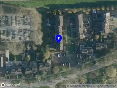 Ambulance met grote spoed naar de Notenhof in Spijk
