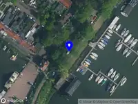 Ambulance met gepaste spoed naar de Noorder IJdijk in Amsterdam