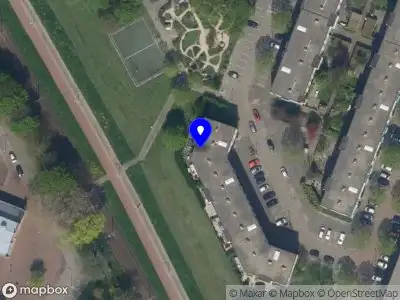 Ambulance met gepaste spoed naar de Dries van der Vlerkstraat in Rotterdam