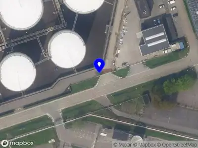 Brandweer met gepaste spoed naar de Chemieweg in Botlek Rotterdam vanwege afgaan automatisch brandalarm