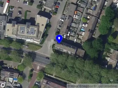 Ambulance met gepaste spoed naar de Hermann Hesse-erf in Dordrecht