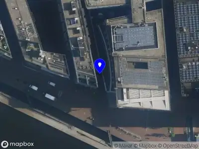 Brandweer met grote spoed naar de Willem Frederik Hermansstraat in Amsterdam vanwege afhijsen patient