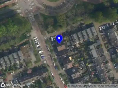Ambulance met grote spoed naar de Achterburg in Pijnacker